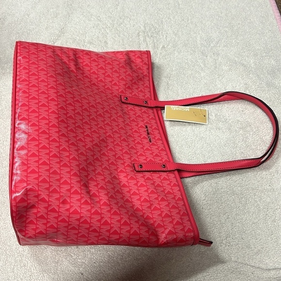 MICHAEL MICHAEL KORS Logo Carter Large Top Zip Tote Bag in Geranium - Picture 3 of 8